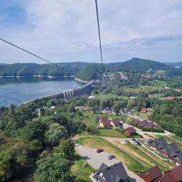 Kolejka gondolowa nad zapora na Zalewie Solinskim